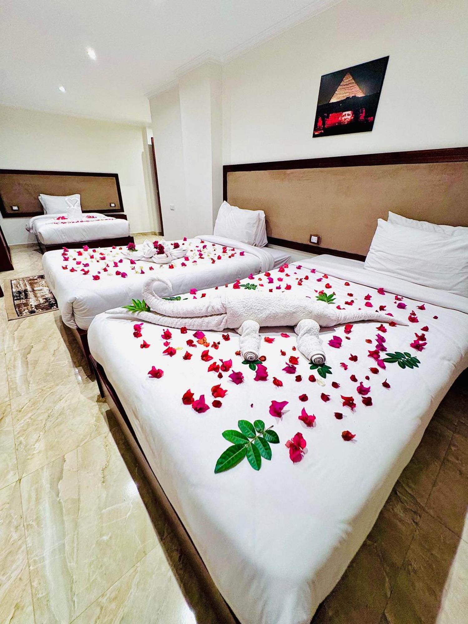 Flower Pyramids Inn Kafrat al Jabal Exterior foto