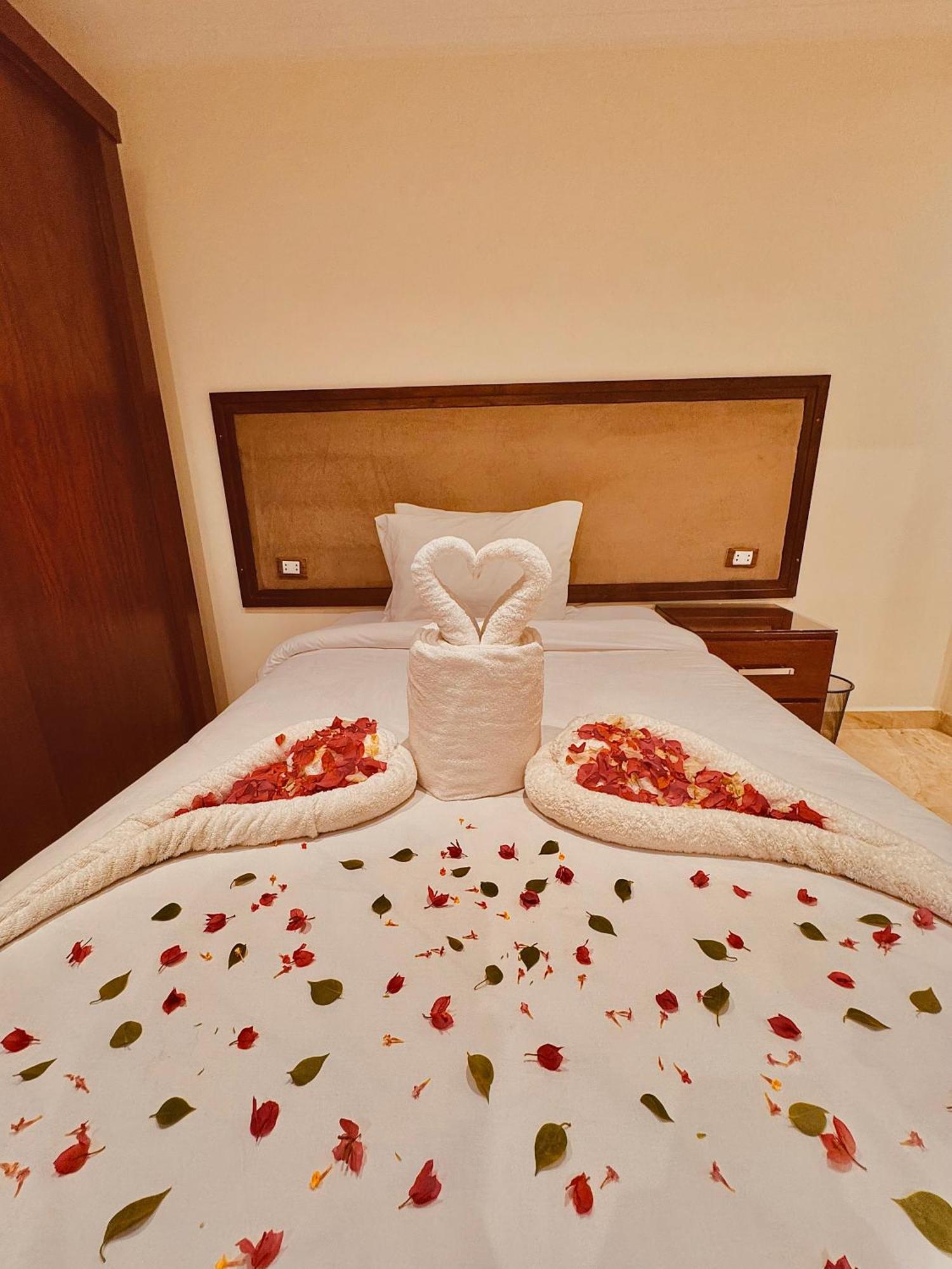 Flower Pyramids Inn Kafrat al Jabal Exterior foto